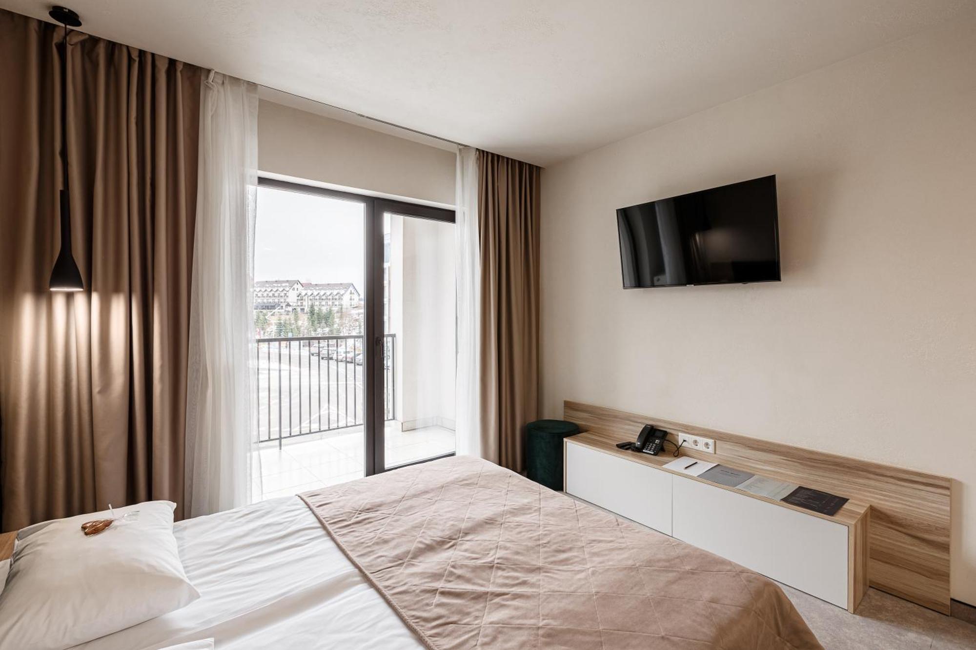 Hvoya Apart-Hotel & Spa Bukovel Bagian luar foto